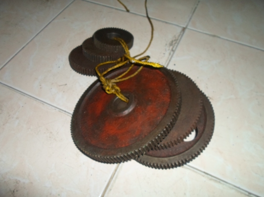 แท่นกลึง 5 ฟุต  2 เพลา เกียร์บล็อก  53,000  สนใจติดต่อ อ้อม 0898217996