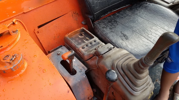 ขายรถขุดhitachi ex30ระบบใช้ได้ครบ