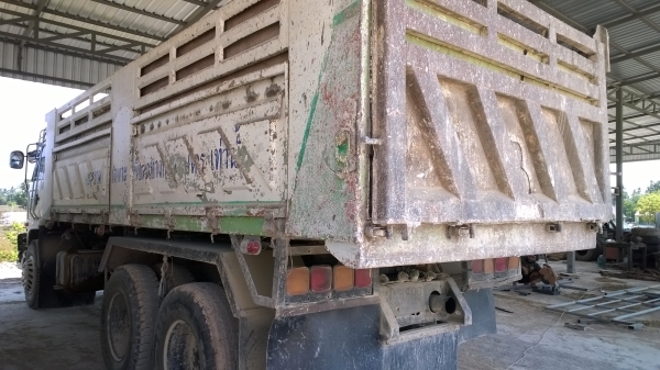 10ล้อดั้มนิสสันUD CWM430M เครื่องเดิม230แรง..วางหัว454 รถสวย..ใช้งานอยู่.จอดโรงตลอด...