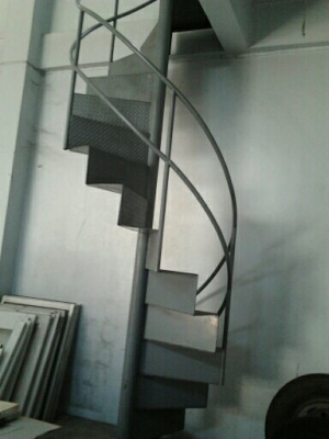 ขายด่วน บันไดเหล็กหนาอย่างดี ใช้เนื้อที่ประหยัดมาก ๆ ซื้อไปนำไปติดตั้งได้เลย  ขาย 18500 สนใจติดต่อ 089-3530206