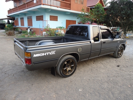 TOYOTA,  MIGHTY-X 2.5  ปี 94 เกียร์ธรรมดา   ขับดี ภายในสวย แอร์เย็น  แม็ก 17   ช่วงล่างแน่น
