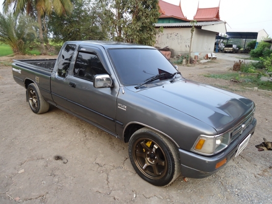 TOYOTA,  MIGHTY-X 2.5  ปี 94 เกียร์ธรรมดา   ขับดี ภายในสวย แอร์เย็น  แม็ก 17   ช่วงล่างแน่น