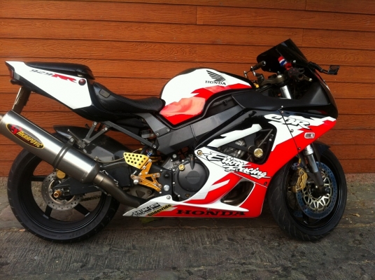 ขายถูกๆๆๆ cbr929 ปี 2001 limited spec EU อินวอย 119000!!! ขายถูกๆๆๆ cbr929 ปี 2001 limited spec EU อินวอย 119000!!!