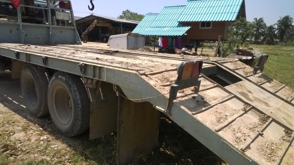 10ล้อหางปลาFVZ12MY 2เพลาทุกแมคโฮติดเครน3ตัน...เครื่อง210แรง รถสวยดี..