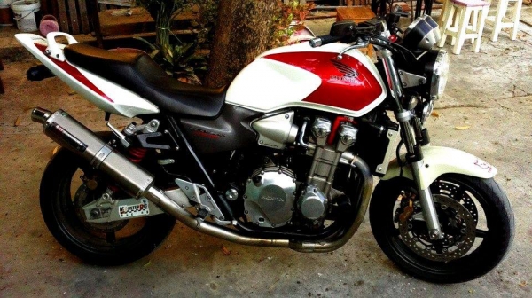 -ขาย CB1300 ปี2005 หัวฉีด ท่อโยชิมูระ ไทเทเนี่ยมยกชุด ระบบไฟดี ยางดี ของเหลวถ่ายใหม่หมด ผ้าเบรคเต็ม สนใจสอบถามได้เลยครับ 197,000 บาท ยินดีตอบทุกรายละเอียด 0954933733 .....