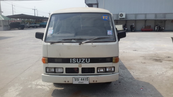 ขายอีซุซุ 4 ล้อเล็กทะเบียนไม่ติดเวลาสถาพเยี่ยม