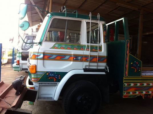 HINO หัวใหญ่ คัคซี ใหญ่ยาว7 ม. เครื่อง260 สองเพลา แรงบรรทุกแม็คโครช่วงล่างใหญ่ บรรทุก200ได้