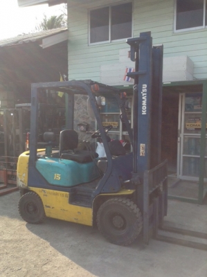 +++ขายรถโฟล์คลิฟท์  KOMATSU  FG15-16  เครื่องยนต์เบนซิน  เกียร์ธรรมดา  เสาสูง  4,000  มม.  งา 1,070  มม.  ยางตัน 4 ล้อ  *** รถสภาพดี  พร้อมใช้งาน  ราคา  รายละเอียดคุยได้ครับ ***