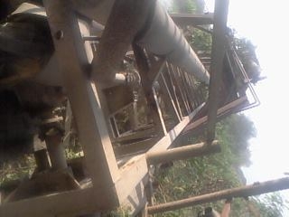 เรือทุ่นดูดทรายเครื่อง EF 750 ฮีโน่ปั้มดูด 12 ออก 10 ยาว 34 เมตร ทุ่นเพิ่มข้าง 5 ลูก ข้างละ 2 ลูกด้านท้าย 1 ลูก เครื่องดีพื้นทุ่นมีสนิมกินเป็นบางท่อนต่อทุ่นต่อเป็นห้องมีรั่วเป็นบางห้องสภาพช่วงบนดีพร้อมใช้เครื่องดีปั้มดูดได้ พร้อมท่อส่ง 10 ท่อน ขาย 620000