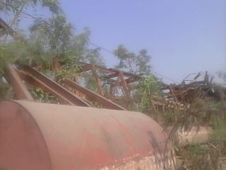 เรือทุ่นดูดทรายเครื่อง EF 750 ฮีโน่ปั้มดูด 12 ออก 10 ยาว 34 เมตร ทุ่นเพิ่มข้าง 5 ลูก ข้างละ 2 ลูกด้านท้าย 1 ลูก เครื่องดีพื้นทุ่นมีสนิมกินเป็นบางท่อนต่อทุ่นต่อเป็นห้องมีรั่วเป็นบางห้องสภาพช่วงบนดีพร้อมใช้เครื่องดีปั้มดูดได้ พร้อมท่อส่ง 10 ท่อน ขาย 620000