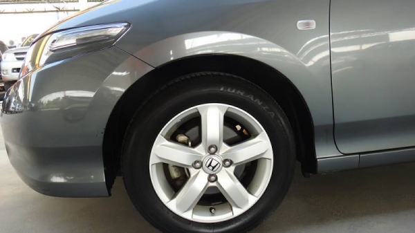 ขาย HONDA CITY 1.5 I-VTEC สวยๆคับ คันนี้ปี'09 ประวัติดี ไม่มีโดนแรงๆหนักๆมาแน่นอนคับ สวยทั้งภายนอก-ภายใน ช่วงล่างเนียนๆ*คันนี้มีการันตีสภาพรถ เช็คเจอประวัติเสียภายหลัง รับซื้อคืนเต็มราคา ..แจ็กกี้จัดให้..