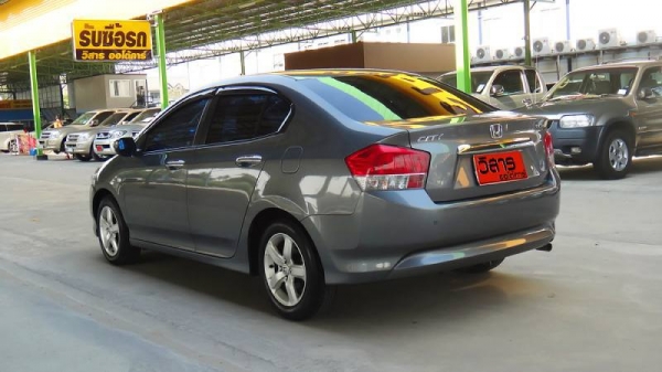 ขาย HONDA CITY 1.5 I-VTEC สวยๆคับ คันนี้ปี'09 ประวัติดี ไม่มีโดนแรงๆหนักๆมาแน่นอนคับ สวยทั้งภายนอก-ภายใน ช่วงล่างเนียนๆ*คันนี้มีการันตีสภาพรถ เช็คเจอประวัติเสียภายหลัง รับซื้อคืนเต็มราคา ..แจ็กกี้จัดให้..