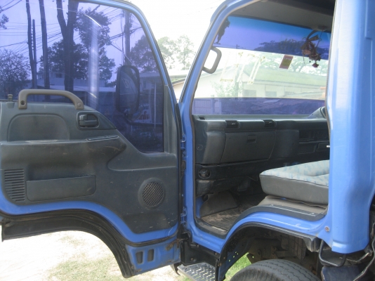 ISUZU NPR  130 แรง    725,000 บาท