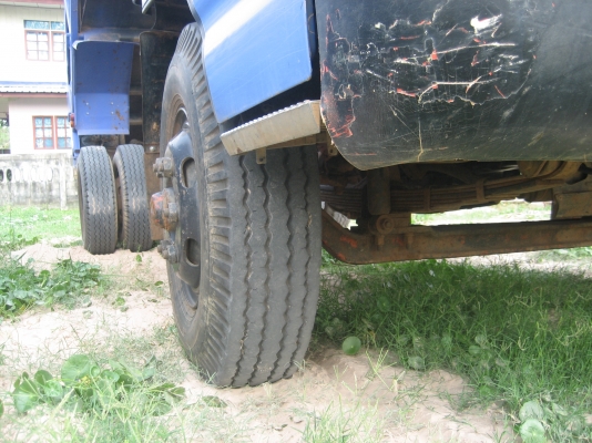 ISUZU NPR  130 แรง    725,000 บาท