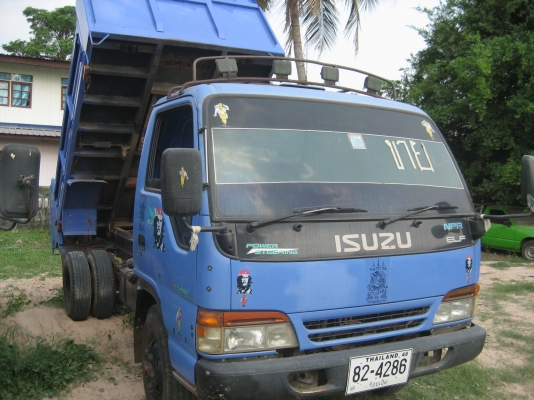 ISUZU NPR  130 แรง    725,000 บาท