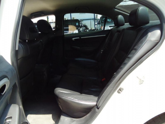 แจ้งรถเข้าใหม่คับ...HONDA CIVIC FD 1.8 I-VTEC สีขาว ปี2012  สวยมากๆคับ คันนี้  สมบูรณ์ทุกจุด เช็คประวัติย้อนหลังแล้ว ไม่มีอะไร เดิมๆใสๆ เรื่องการใช้งานโอเคเรยคับ  แจ็กกี้ ลองเองเรยคับ คันนี้ ขับดีจริงๆ..แจ็กกี้ การันตีความสวยคับ