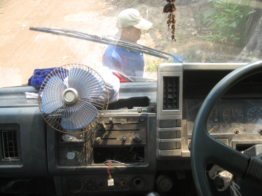 ISUZU   ROCKY    175  แรง   ติดเครน 855,000 บาท