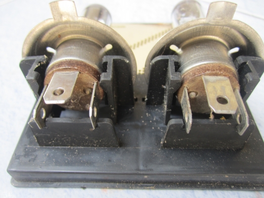 ขายหลอดไฟหน้า รถยนต์ isuzu tfr