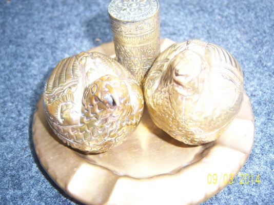 นกกวัก คุ้ม ทองเหลือง และ ตลับใส่ยานัตถ์