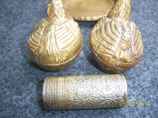 นกกวัก คุ้ม ทองเหลือง และ ตลับใส่ยานัตถ์