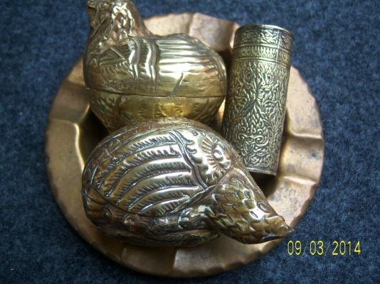 นกกวัก คุ้ม ทองเหลือง และ ตลับใส่ยานัตถ์