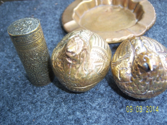 นกกวัก คุ้ม ทองเหลือง และ ตลับใส่ยานัตถ์