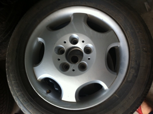 ขายล้อแม็กซ์เบนซ์ 5 วง พร้อมยาง ขายล้อแม็กซ์เบนซ์ 5 วง พร้อมยาง