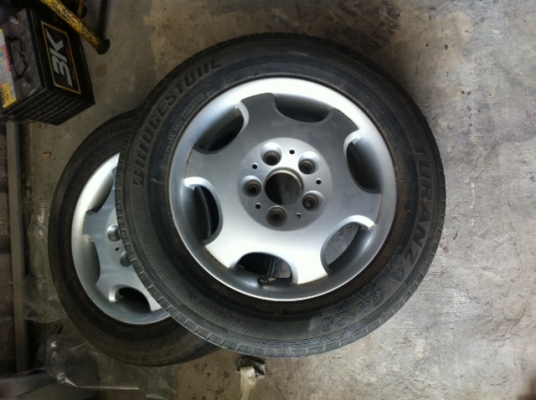 ขายล้อแม็กซ์เบนซ์ 5 วง พร้อมยาง