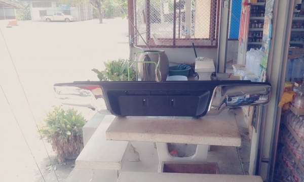 กันชนหลัง newdmax v-cross ของแท้ออกจากศูนย์ถอดวันรับรถ