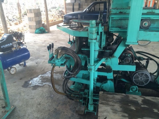 เครื่องอัดบล๊อกไฮดรอลิก เครื่องศิลาทิพย์พิจิตร ใช้งานปีเดียว โม่ใหญ่ ๑.๕ เมตร ทุบราคาพิเศษเหลือเพียง 185,000 บาท.