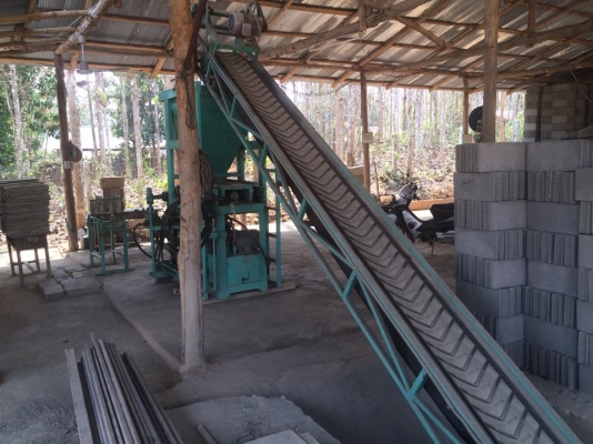 เครื่องอัดบล๊อกไฮดรอลิก เครื่องศิลาทิพย์พิจิตร ใช้งานปีเดียว โม่ใหญ่ ๑.๕ เมตร ทุบราคาพิเศษเหลือเพียง 185,000 บาท.