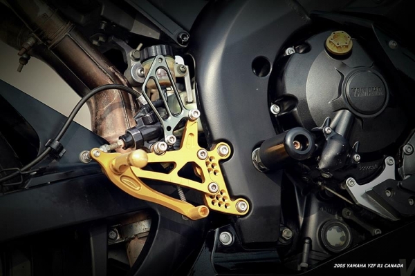 ขายR1 ปี2005 สเป็กแคนนาดา ทะเบียนโอน ของแต่งเยอะ ไม่เคยล้ม สภาพนางฟ้า