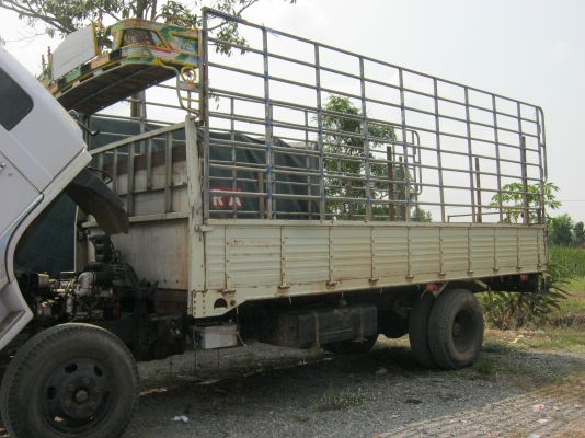 ต้องการขาย หกล้อใหญ่ฮีโน่FD 166B ราคา 485000  ลดสุดๆ ยาว 6 ม. สภาพดีพร้อมใช้ ยาง 900 / 20   เครื่อง HO 7C 185HPเครื่องแน่น ยางสวยทั้งหกเส้น พวงมาลัยพาวเวอร์ แอร์ พร้อม เอกสารพร้อมโอนมาก่อนได้ก่อนคับ