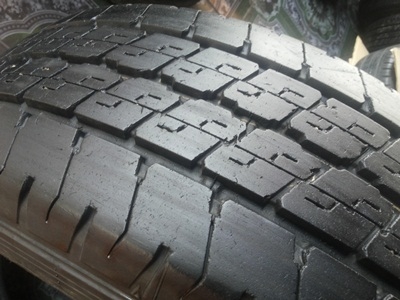 ขายยาง215/70/15 ปี 12 DUNLOP SP LT36 1 ชุด