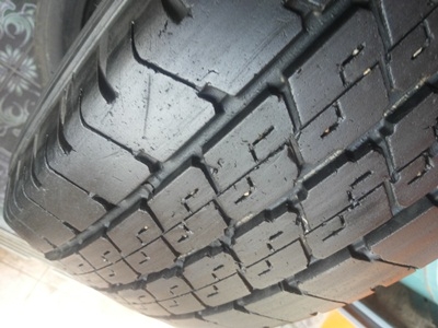 ขายยาง215/70/15 ปี 12 DUNLOP SP LT36 1 ชุด
