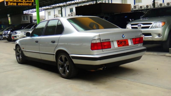 มาแร้วคับ...BMW 525IA big nose สีเทา ปี1997 สภาพสวยเรยคับ รถไม่ช้ำ ใช้งานได้ยาวๆ ...ลูกค้าท่านใด ชอบรถแนวๆนี้ จัดไปคับ...แจ็กกี้เปิดให้ถูกๆ... ราคา : 269,000 บาท สภาพสินค้า : มือสอง ยี่ห้อ : BMW รุ่น : SERIES 5 ปี : 1997 เชื้อเพลิง : เบนซิน BMW 525iA BIG