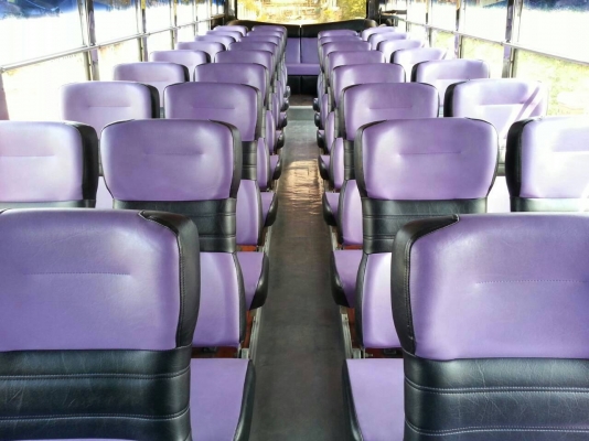 ขายรถบัสพัดลมตัวถังเชิดชัย ทรงวอลโว่(สภาพเดิมๆ) คัชซีเบนซ์ เครื่องนิสัน 330 HP. อินเตอร์เทอร์โบ คานหน้าหลังนิสัน ก้นโครงหน้าหลังใหญ่เบนซ์  8 สูบ