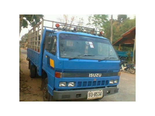 ขายISUZU NPR 110แรง เครื่องดี แชสซีสวย เอกสารพร้อมโอน