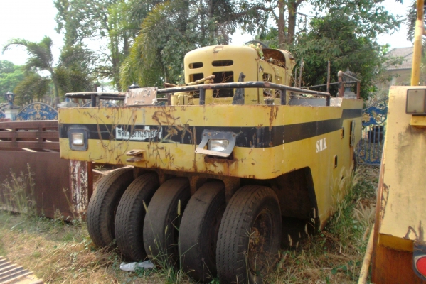 ขายด่วนรถแทกเตอร์รถบดตีนเหล็กรถบดล้อยาง3คันรวมกัน