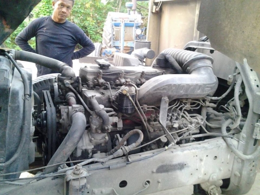 ต้องการขายรถบรรทุกหกล้อ