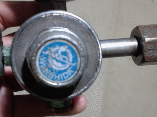 COMPRESSED GAS REGULATOR
