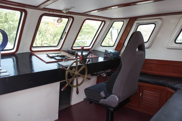 ขายเรือไฟเบอร์2ชั้น ขนาดยาว 20 เมตร ตกแต่งเต็มลำ พร้อมใช้งาน