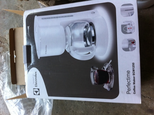 เครื่องชงกาแฟ Electrolux ของใหม่ยังไม่ได้ใช้ พร้อมการรับประกันในกล่องจากบริษัท