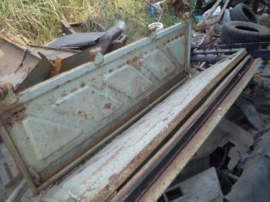 ขายฝาข้าง สามมิตร ราคาเหมารวม 7000