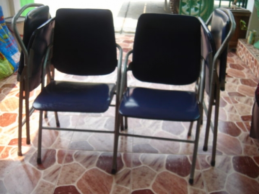 ขายเก้าอี้พับรุ่นเก๋า 4 ตัว