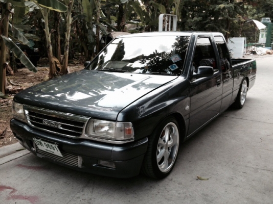 ISUZU หน้าย้อยแท้ แต่งขั้นเทพ จบๆ ทุกอย่าง ISUZU หน้าย้อยแท้ แต่งขั้นเทพ จบๆ ทุกอย่าง