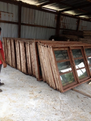 ขายชุดหน้าต่างไม้สัก ขนาด 120*250 ใหญ่ๆและสวยครับขายถูก ขายชุดหน้าต่างไม้สัก ขนาด 120*250 ใหญ่ๆและสวยครับขายถูก