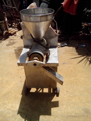 ขายเครื่องคั้นแยกกาก-น้ำ ระบบเกลียวอัด แกนทองเหลืองแท้ ถูกๆ