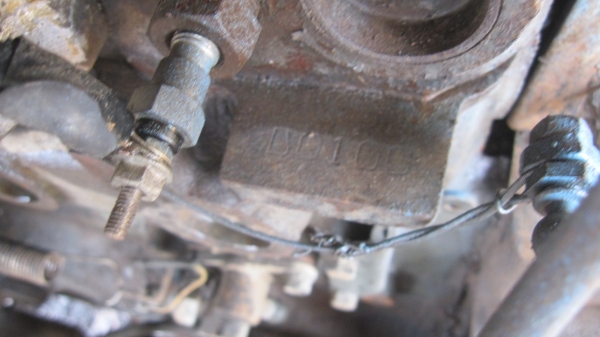 เครื่องยนต์ ฮีโน่ DQ100.  สตาร์ทติดเสียงเพราะ แน่นเก็บไว้ไม่ได้ใช้