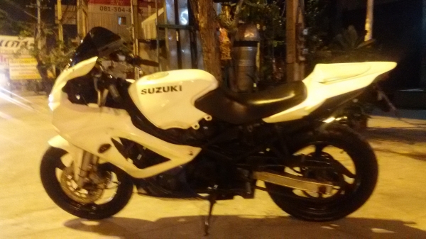 ขายด่วน  Suzuki GSX-R 250 เครื่อง 400 ทบ.โอน ภาษีเต็ม